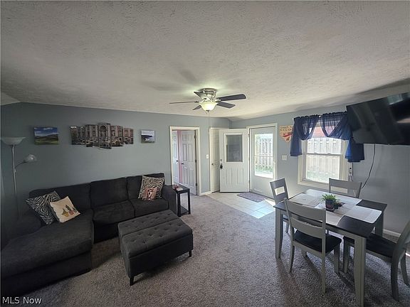 3rd image of 908 Bellevue Dr