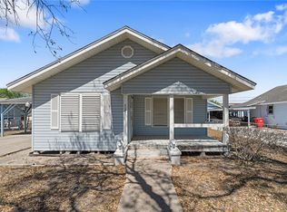 125 E Avenue F, Robstown, TX 78380