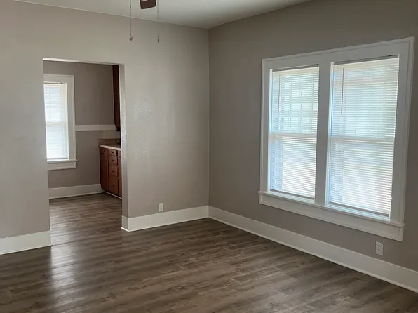1217 W Idaho Ave, Chickasha, OK 73018