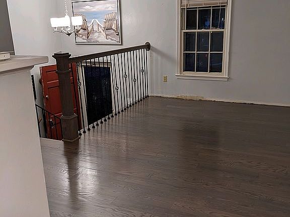 4th image of 4645 Sanders Dr NE
