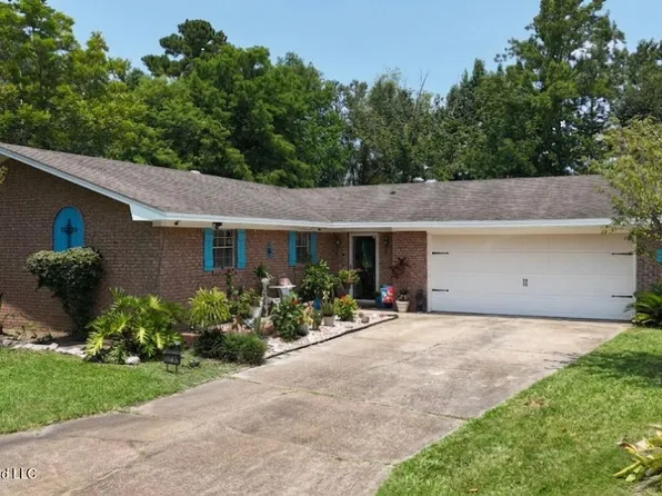 15214 Hamilton St, Gulfport, MS 39503