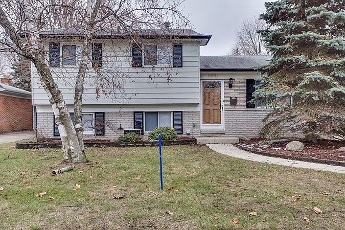 1st image of 35531 Canyon Dr