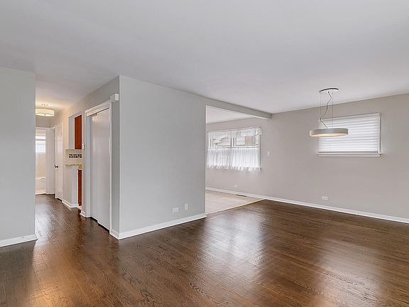 5th image of 247 N Yale Ave