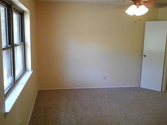 5th image of 1107 Springwood Dr
