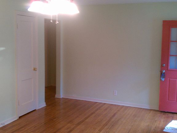 4th image of 7821 Pennsylvania Ave