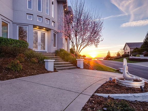 2nd image of 1078 Columbia Cir