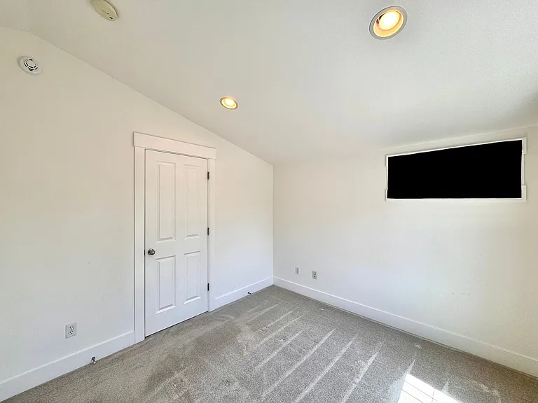 750 N 92nd St — Photo 23