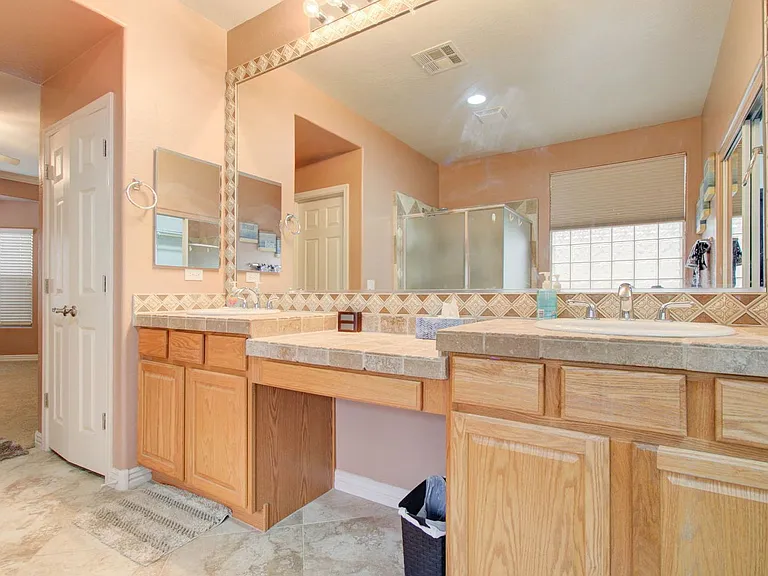 22896 W Arrow Dr — Photo 29