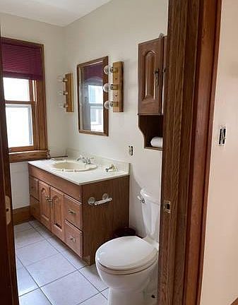 2nd image of 1185 Laurel Ave #2