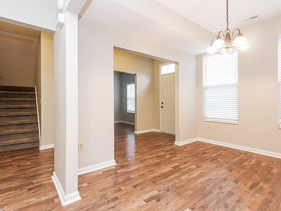 4th image of 100 Bradford Ct
