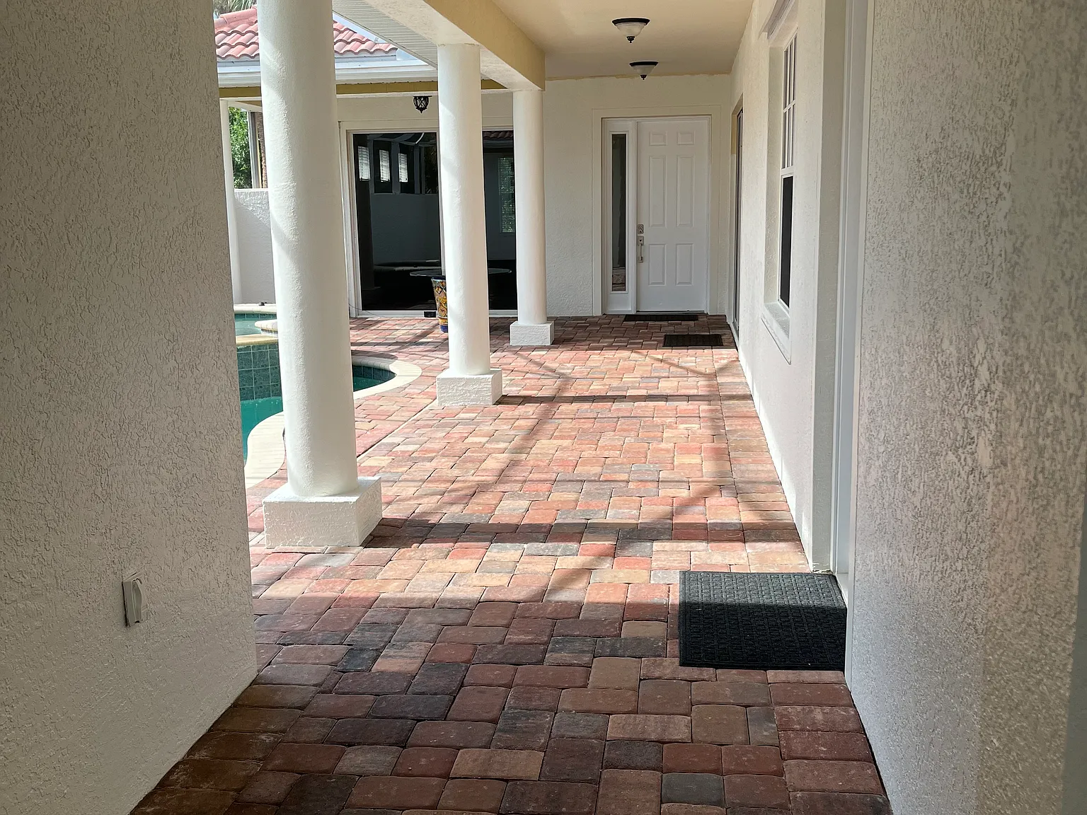3 bed, 2032 sqft, $3,100 — Photo 4