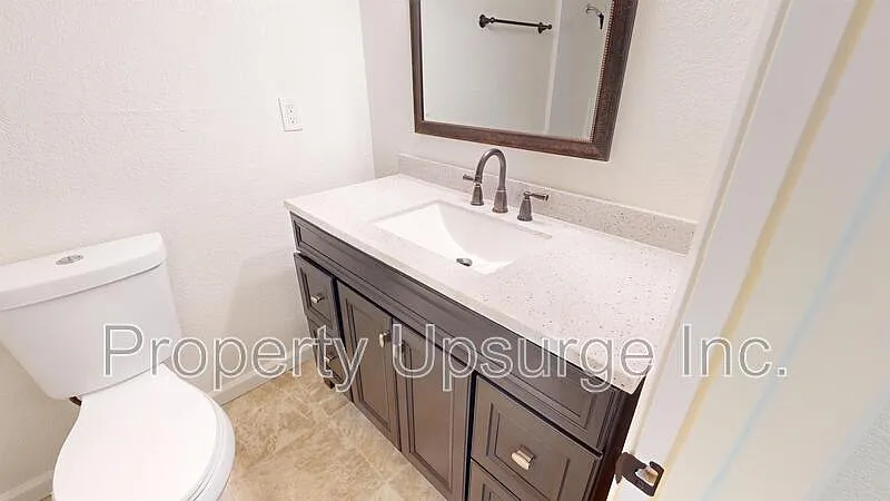2 bed, 1.5 bath, 990 sqft, $1,395 — Photo 4