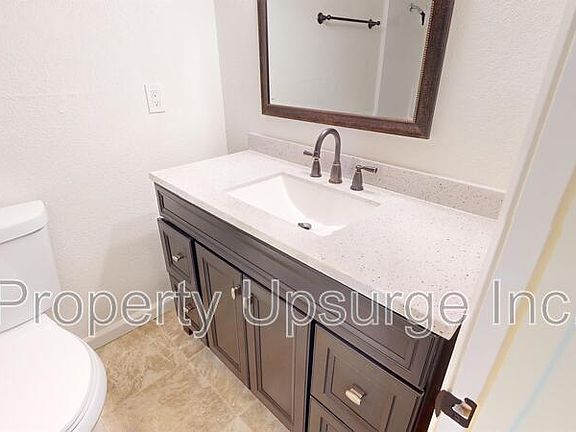 4th image of 488 Wiltsey Ave #C