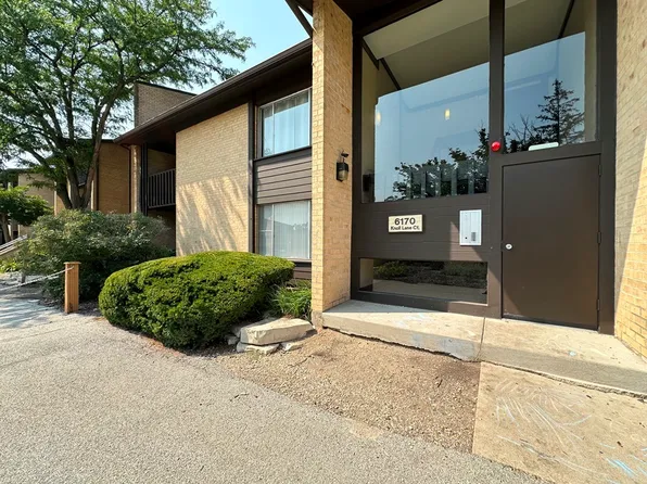 6170 Knoll Lane Ct APT 103, Willowbrook, IL 60527