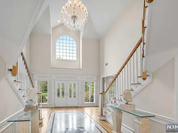 70 Sherwood Rd, Norwood, NJ 07648