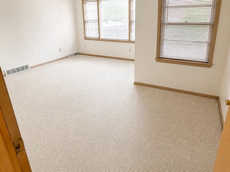 2545 Kenilworth Rd #10 — Photo 6