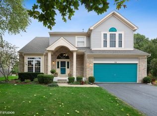 710 White Pine Ct, Lake In The Hills, IL 60156