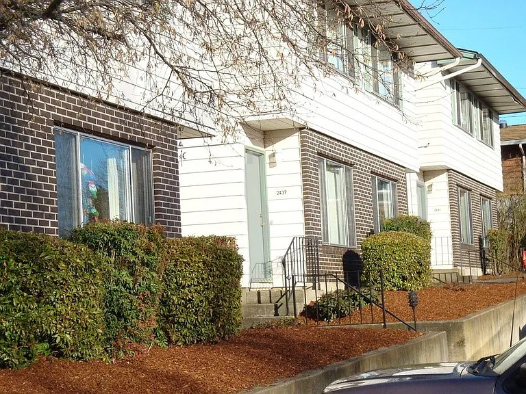 Town Terrace Apartments — Photo 1