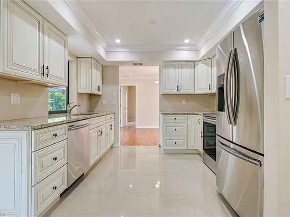 3rd image of 3429 SW 12th Ave