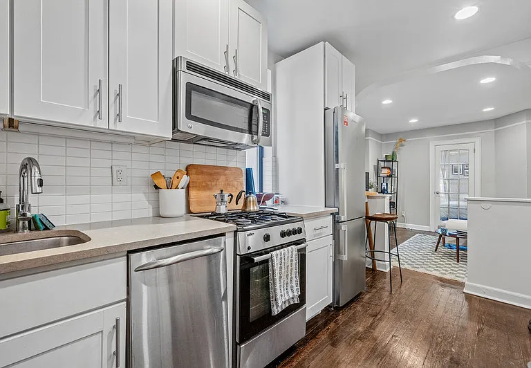 237 9th Ave #4B — Photo 6