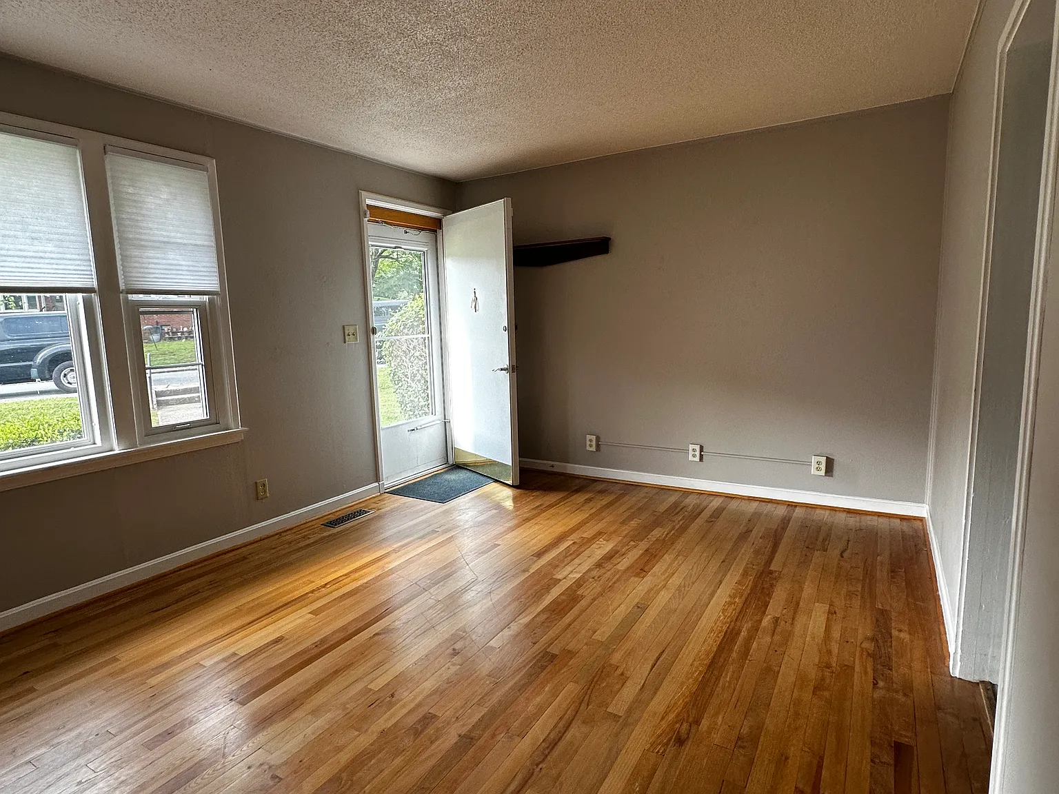 2 bed, 750 sqft, $1,650 — Photo 3