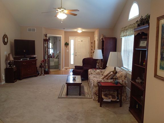 3rd image of 721 Dolores Ln