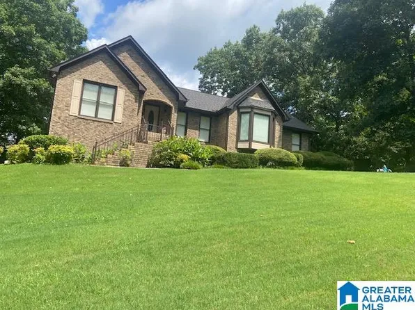 5785 Meadowview Dr, Trussville, AL 35173