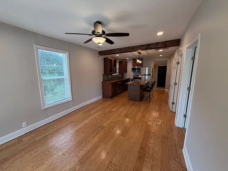 206 Olive St — Photo 2
