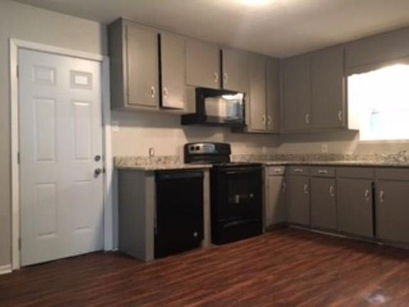 2nd image of 6113 Douglas St