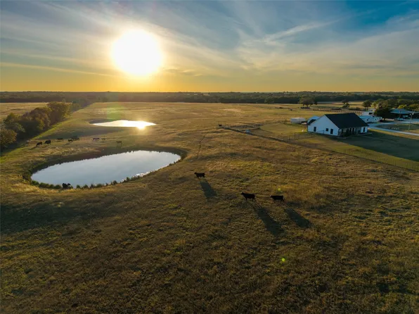 3901 Fm 667, Frost, TX 76641