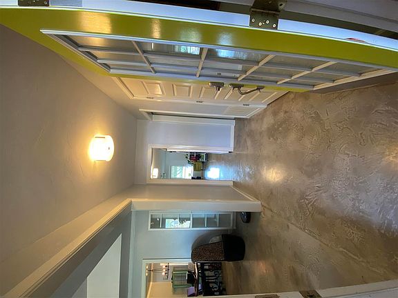 2nd image of 2309 Glenmore Pl