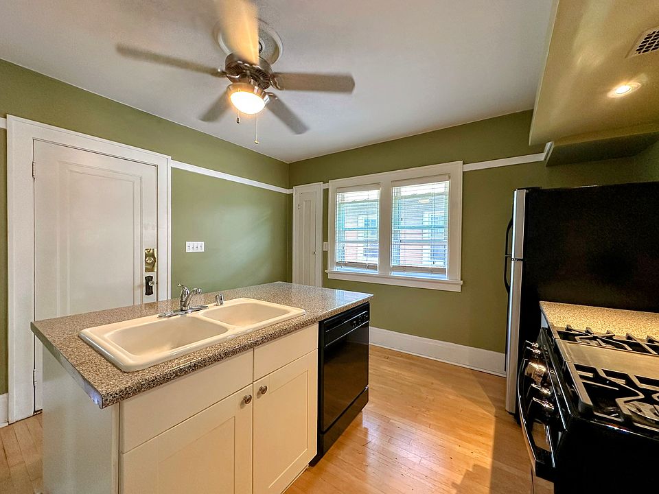 Kitchen w/ Dishwasher