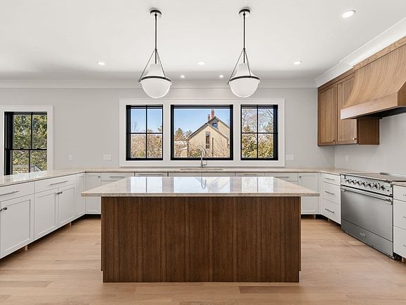 2nd image of 577 Grove St