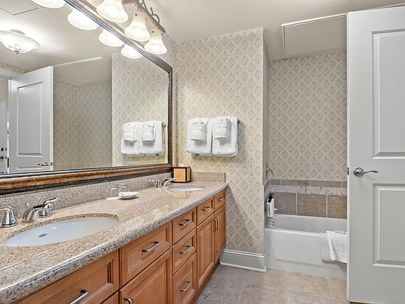 4th image of 8121 Amalfi Pl. #7-604