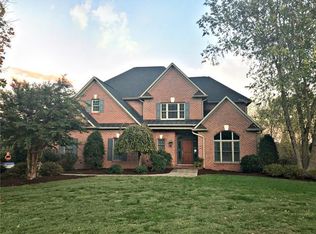 1040 Horse Rock Rd, Hickory, NC 28602