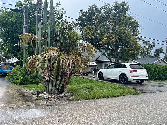 5th image of 17160 Phlox Dr