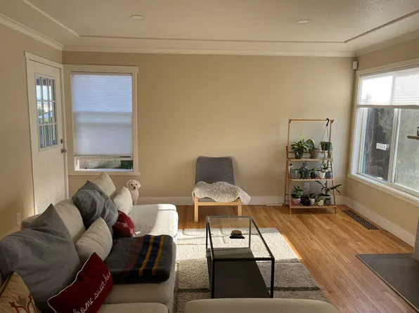 3269 NE Dekum St, Portland, OR 97211