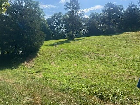 11th image of 10625 Brushy Rd
