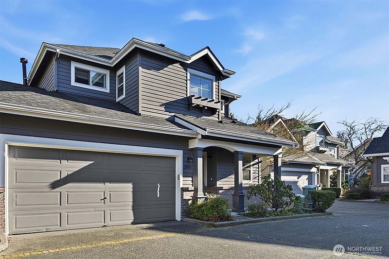 2nd image of 15743 NE 95th Way