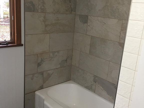 5th image of 1252 Park Ave