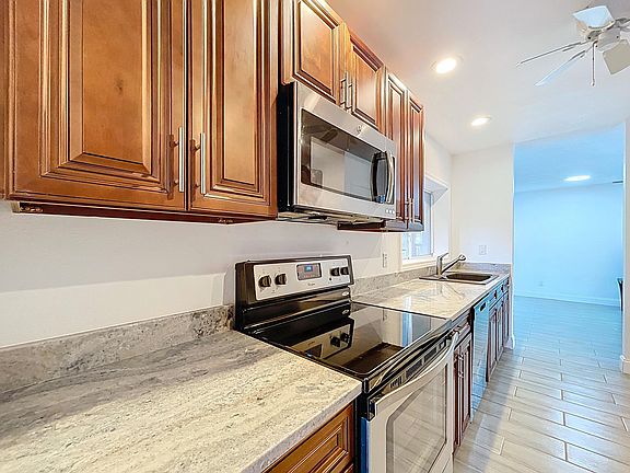 3rd image of 5806 Liverpool Dr