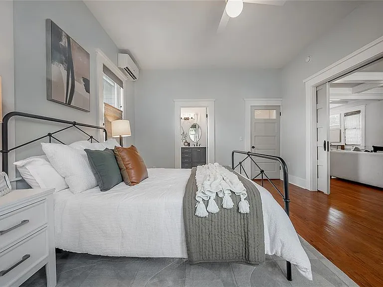 5301 N Central Ave — Photo 14