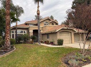 2557 Roberts Ave, Clovis, CA 93611