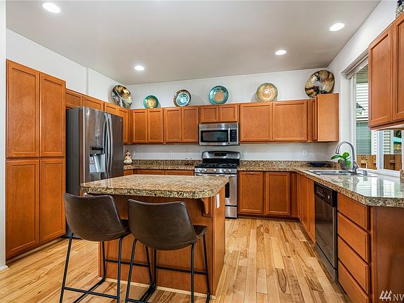 5th image of 926 Ebbets Dr SW