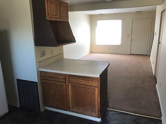 2nd image of 770 King St APT D2