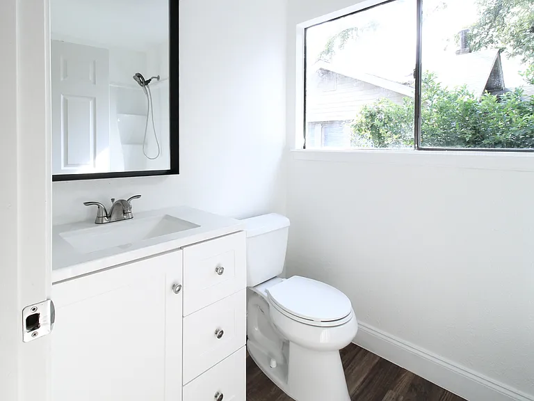 2767 Primrose Ave — Photo 12