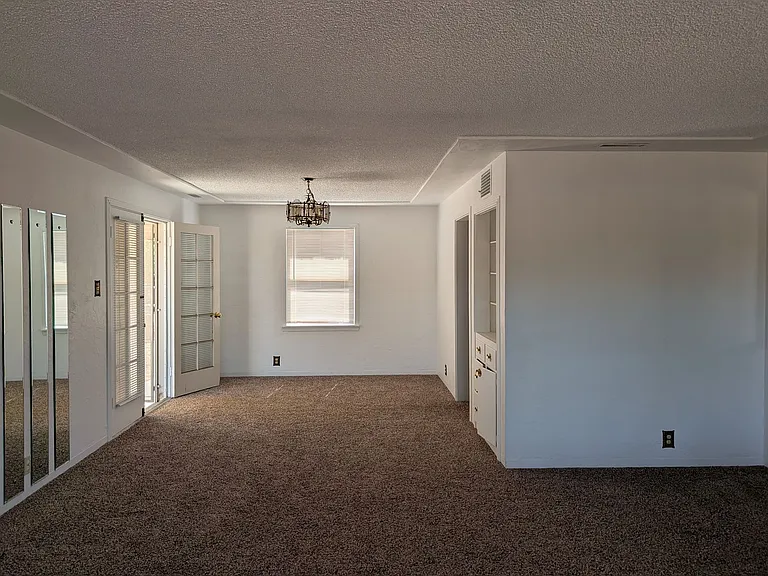 7262 S Cedar Ave — Photo 8