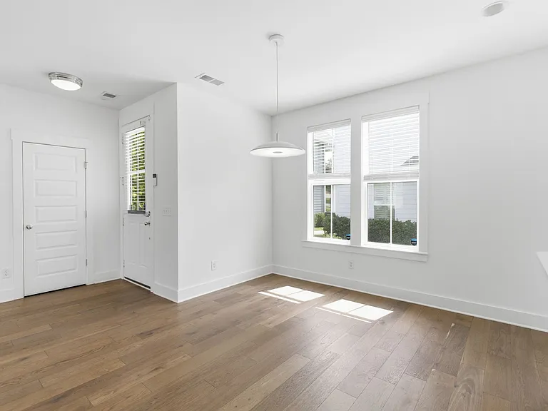 802 Briar Cir — Photo 16