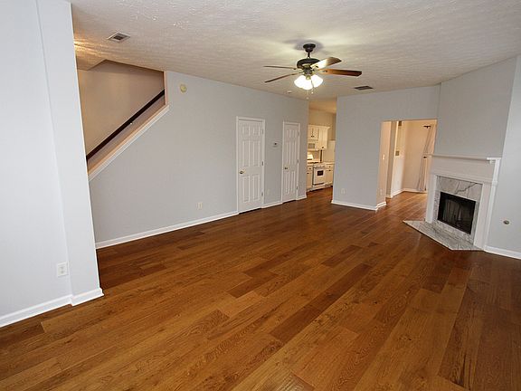 4th image of 914 Tree Creek Blvd #914