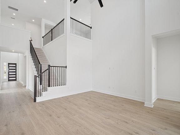 4th image of 1660 Cardinal Ln